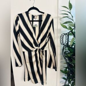 H&M Black and Cream Long Sleeve Dress